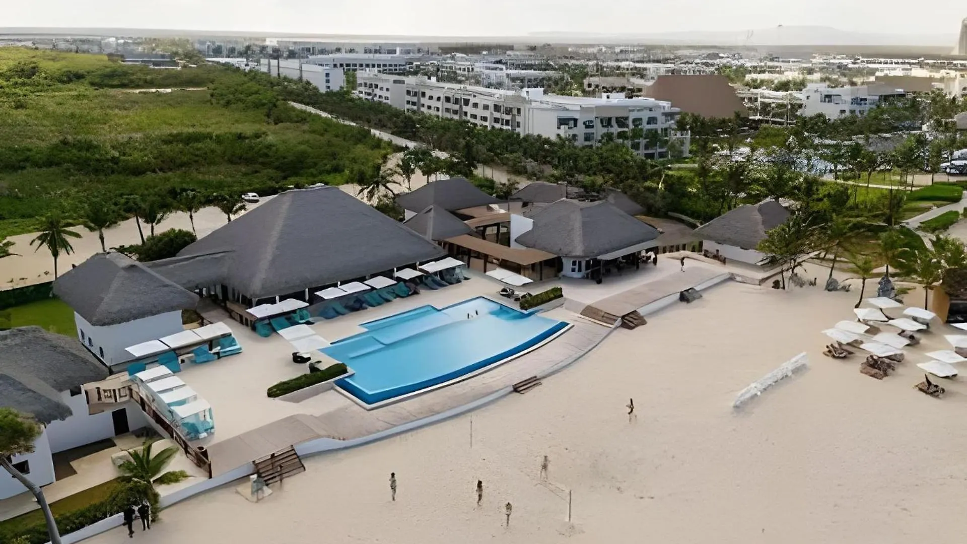 G307B: Stay In Luxury Overlooking The Golf At Cana Punta Cana